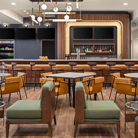Courtyard By Marriott Беттендорф Экстерьер фото