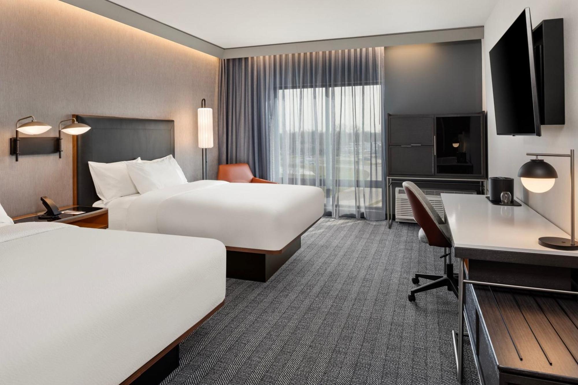Courtyard By Marriott Беттендорф Экстерьер фото